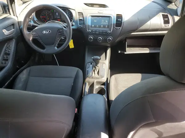 3KPFL4A77JE198427 2018 KIA FORTE - Image 8