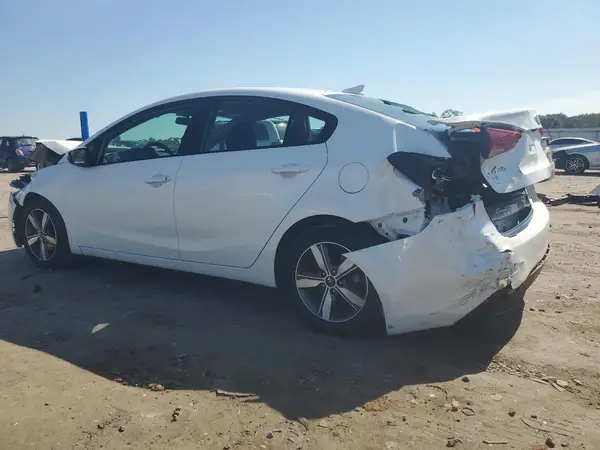 3KPFL4A77JE198508 2018 KIA FORTE - Image 2