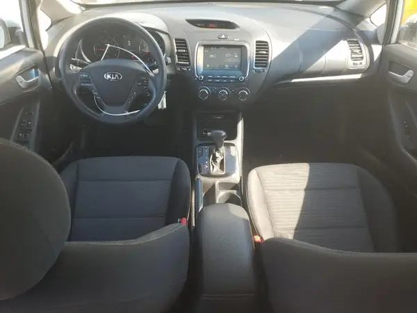 3KPFL4A77JE198508 2018 KIA FORTE - Image 8