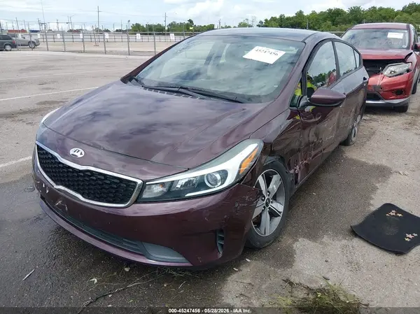 3KPFL4A77JE198878 2018 KIA FORTE - Image 2