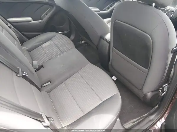 3KPFL4A77JE198878 2018 KIA FORTE - Image 8