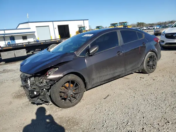 3KPFL4A77JE199075 2018 KIA FORTE - Image 1