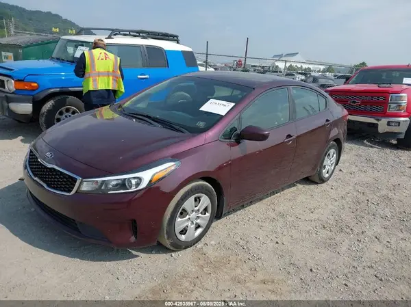 3KPFL4A77JE199741 2018 KIA FORTE - Image 2