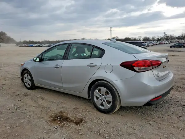 3KPFL4A77JE202170 2018 KIA FORTE - Image 2