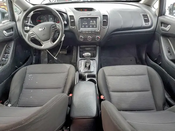 3KPFL4A77JE207207 2018 KIA FORTE - Image 8