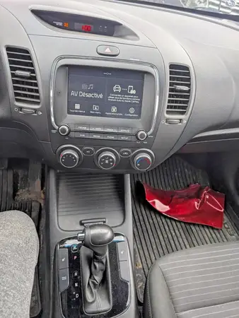 3KPFL4A77JE207367 2018 KIA FORTE - Image 8