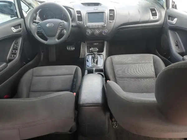 3KPFL4A77JE209488 2018 KIA FORTE - Image 8