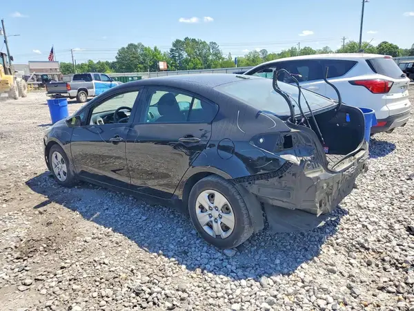 3KPFL4A77JE209684 2018 KIA FORTE - Image 2