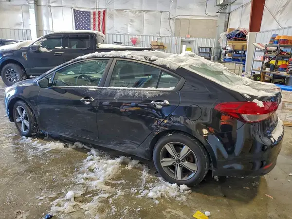 3KPFL4A77JE211760 2018 KIA FORTE - Image 2