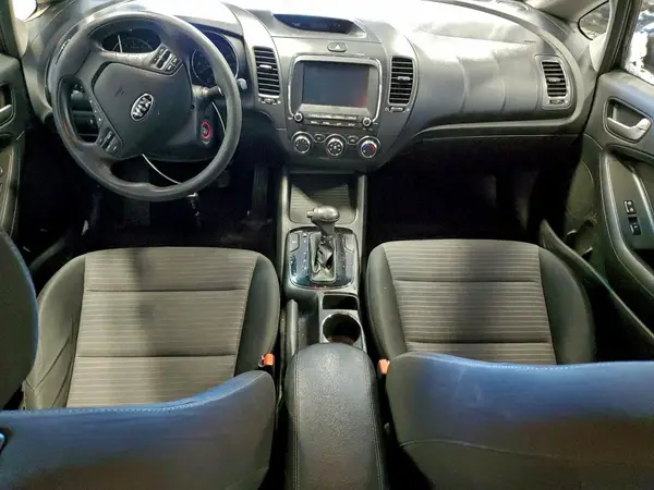3KPFL4A77JE211760 2018 KIA FORTE - Image 8