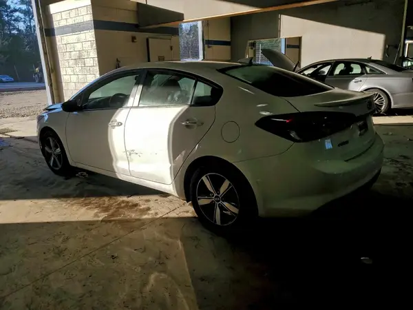 3KPFL4A77JE212018 2018 KIA FORTE - Image 2