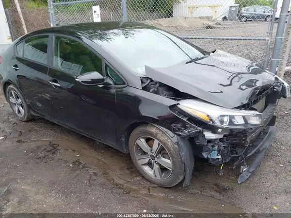 3KPFL4A77JE212603 2018 KIA FORTE - Image 1