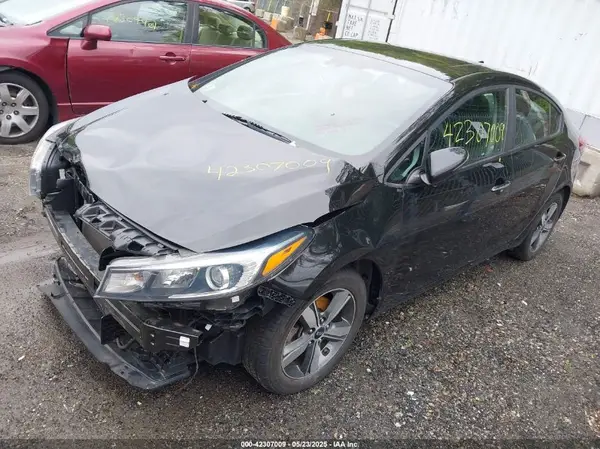 3KPFL4A77JE212603 2018 KIA FORTE - Image 2