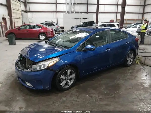 3KPFL4A77JE213895 2018 KIA FORTE - Image 2