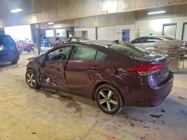 3KPFL4A77JE217283 2018 KIA FORTE - Image 2