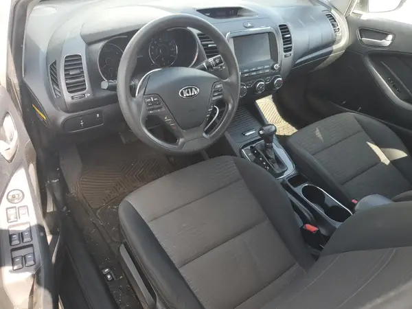 3KPFL4A77JE218482 2018 KIA FORTE - Image 8