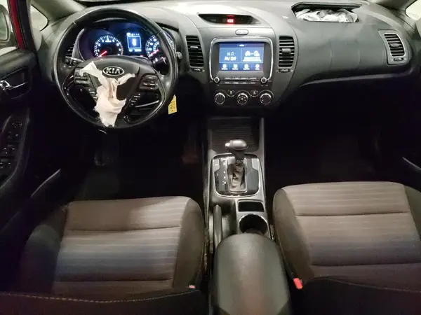 3KPFL4A77JE219616 2018 KIA FORTE - Image 8