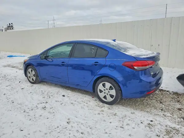 3KPFL4A77JE221365 2018 KIA FORTE - Image 2