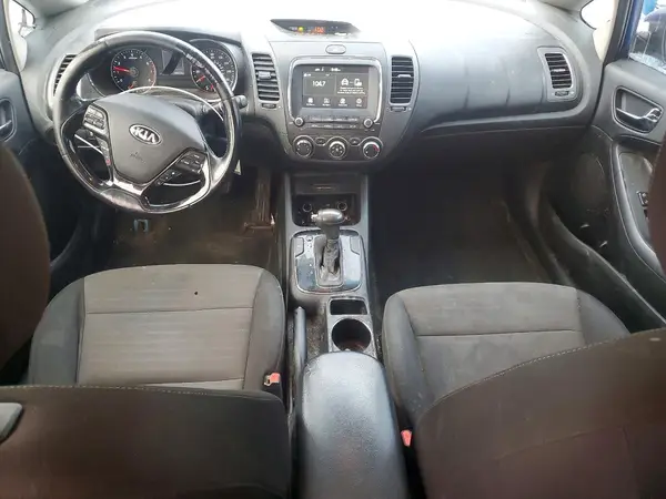3KPFL4A77JE221365 2018 KIA FORTE - Image 8