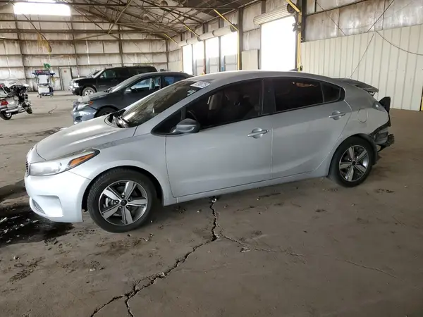 3KPFL4A77JE224279 2018 KIA FORTE - Image 1
