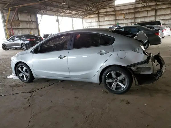 3KPFL4A77JE224279 2018 KIA FORTE - Image 2