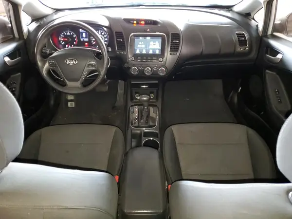 3KPFL4A77JE224279 2018 KIA FORTE - Image 8