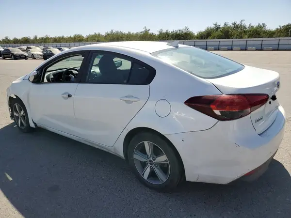 3KPFL4A77JE224704 2018 KIA FORTE - Image 2