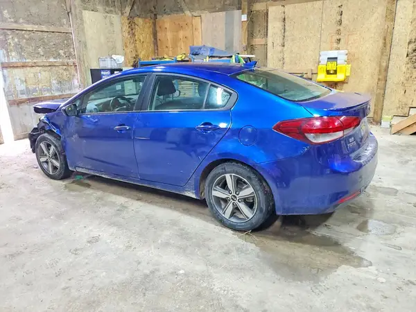 3KPFL4A77JE225030 2018 KIA FORTE - Image 2