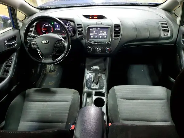 3KPFL4A77JE225030 2018 KIA FORTE - Image 8