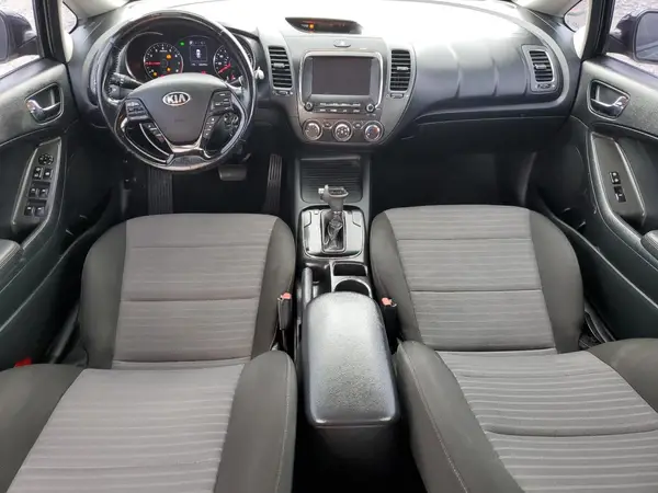 3KPFL4A77JE226131 2018 KIA FORTE - Image 8