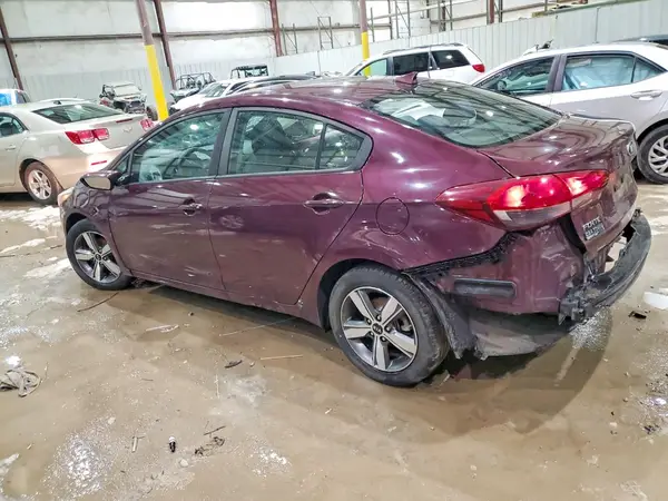 3KPFL4A77JE226520 2018 KIA FORTE - Image 2