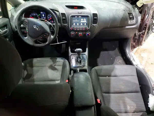 3KPFL4A77JE226520 2018 KIA FORTE - Image 8