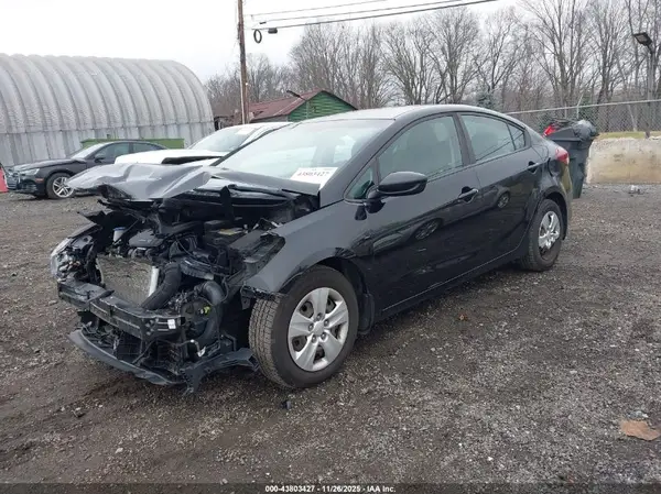 3KPFL4A77JE226713 2018 KIA FORTE - Image 2