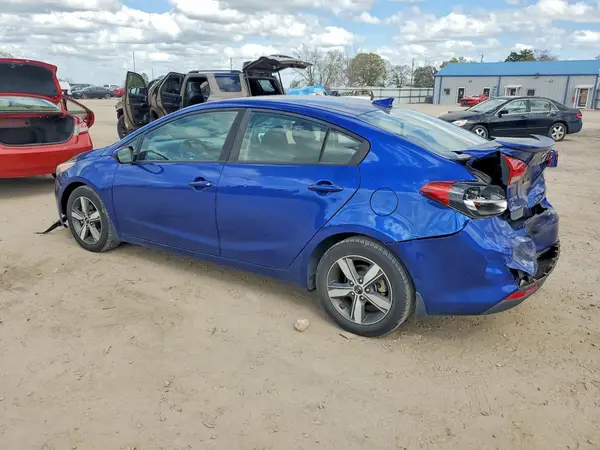 3KPFL4A77JE226985 2018 KIA FORTE - Image 2