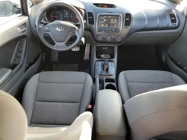 3KPFL4A77JE227294 2018 KIA FORTE - Image 8