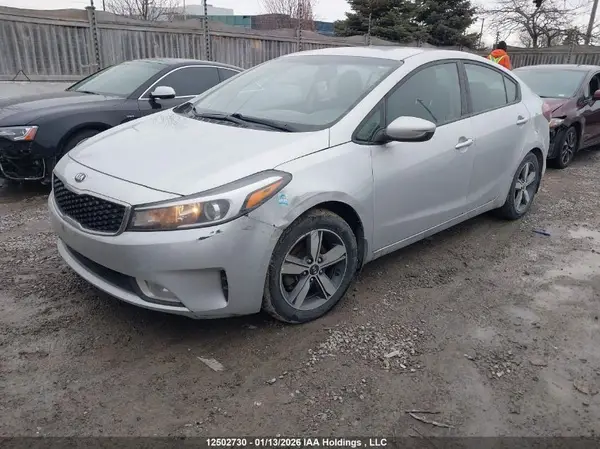 3KPFL4A77JE232933 2018 KIA FORTE - Image 2