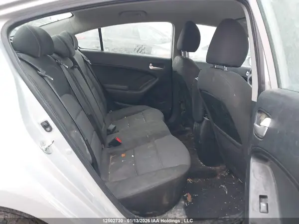 3KPFL4A77JE232933 2018 KIA FORTE - Image 8