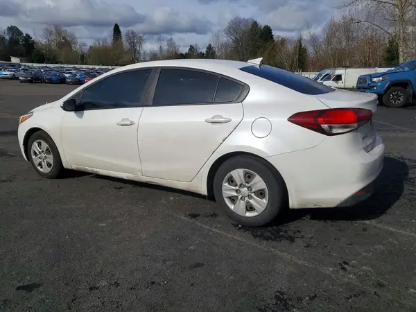 3KPFL4A77JE235752 2018 KIA FORTE - Image 2