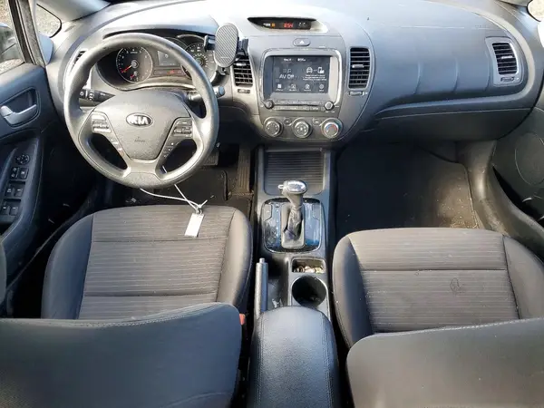 3KPFL4A77JE237517 2018 KIA FORTE - Image 8