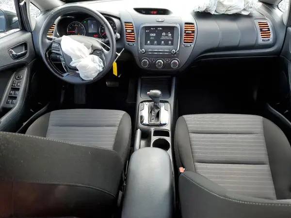 3KPFL4A77JE238845 2018 KIA FORTE - Image 8