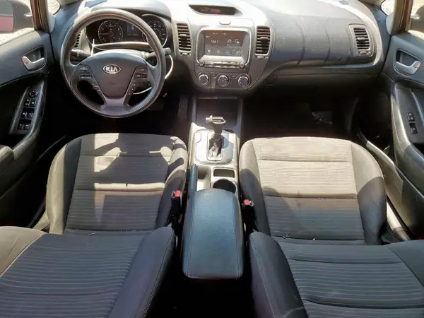 3KPFL4A77JE239381 2018 KIA FORTE - Image 8