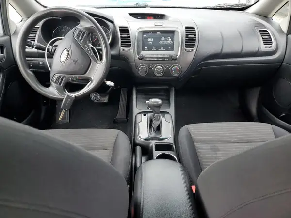 3KPFL4A77JE244614 2018 KIA FORTE - Image 8