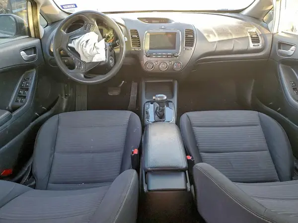 3KPFL4A77JE248498 2018 KIA FORTE - Image 8