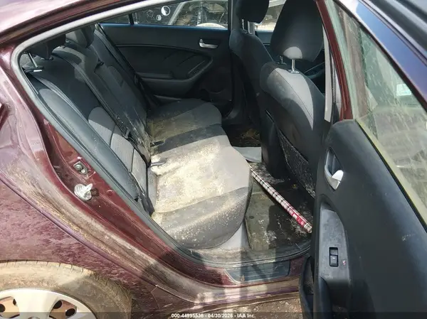 3KPFL4A77JE248677 2018 KIA FORTE - Image 8