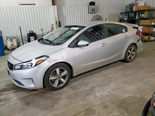 3KPFL4A77JE248940 2018 KIA FORTE - Image 1