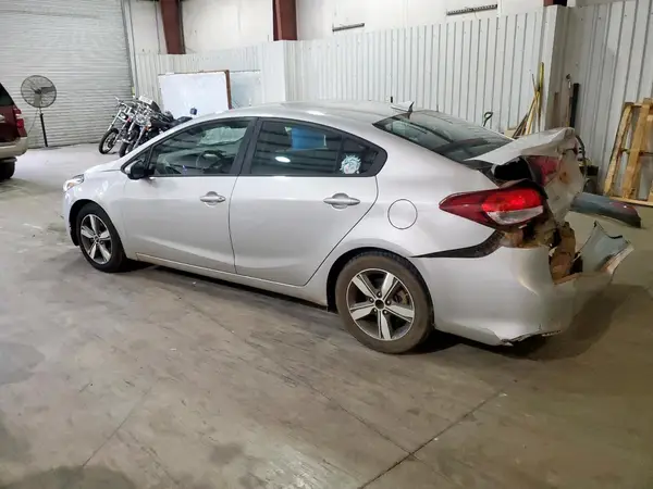 3KPFL4A77JE248940 2018 KIA FORTE - Image 2