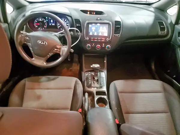 3KPFL4A77JE248940 2018 KIA FORTE - Image 8