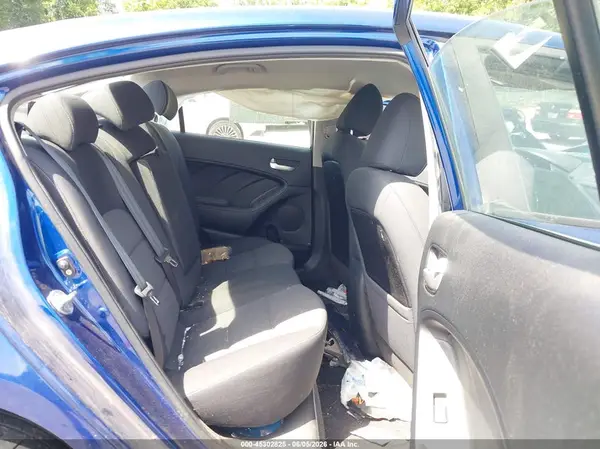 3KPFL4A77JE248968 2018 KIA FORTE - Image 8