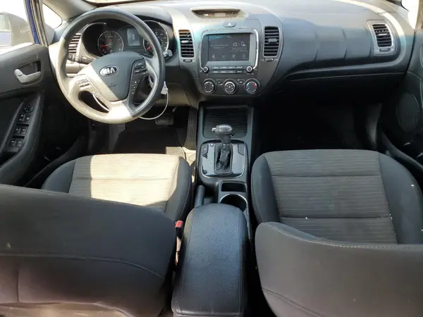 3KPFL4A77JE250784 2018 KIA FORTE - Image 8