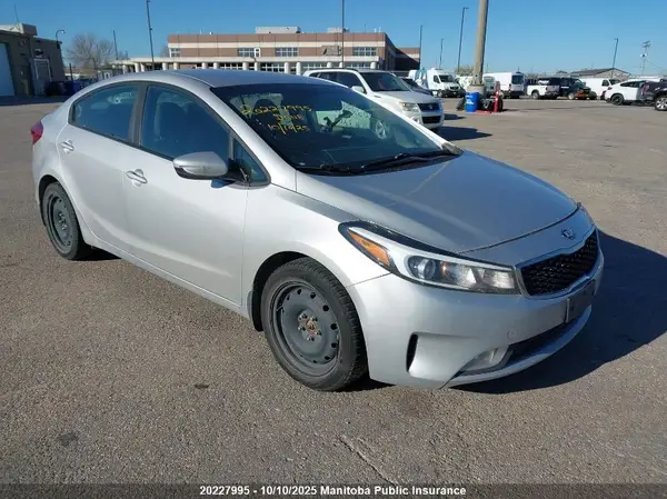 3KPFL4A77JE251837 2018 KIA FORTE - Image 1